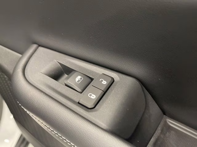 2026 Bright White Clearcoat Jeep Grand Cherokee Altitude 4X4 SUV