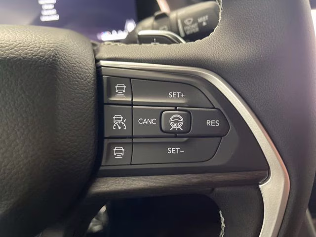 2026 Bright White Clearcoat Jeep Grand Cherokee Altitude 4X4 SUV
