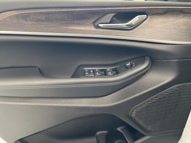 2026 Bright White Clearcoat Jeep Grand Cherokee Altitude 4X4 SUV