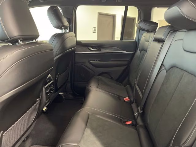 2026 Bright White Clearcoat Jeep Grand Cherokee Altitude 4X4 SUV