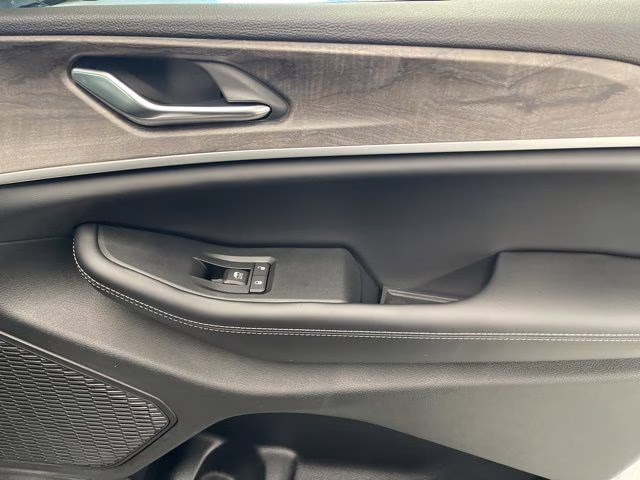 2026 Bright White Clearcoat Jeep Grand Cherokee Altitude 4X4 SUV