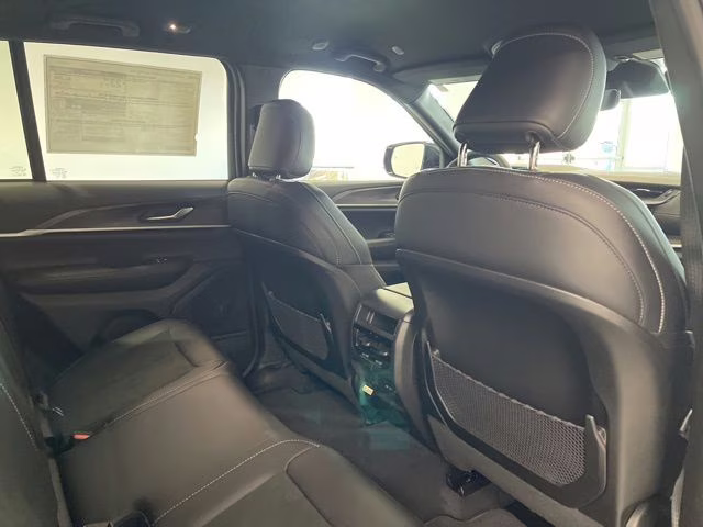 2026 Bright White Clearcoat Jeep Grand Cherokee Altitude 4X4 SUV