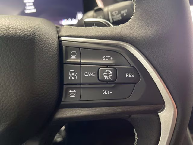 2026 Bright White Clearcoat Jeep Grand Cherokee Altitude 4X4 SUV