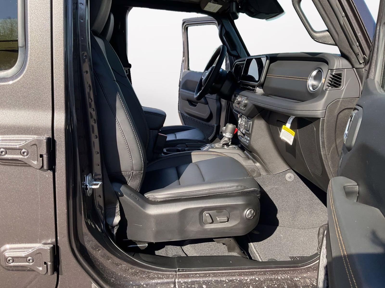 2026 Granite Crystal Metallic Clearcoat Jeep Wrangler Sahara 4X4 SUV