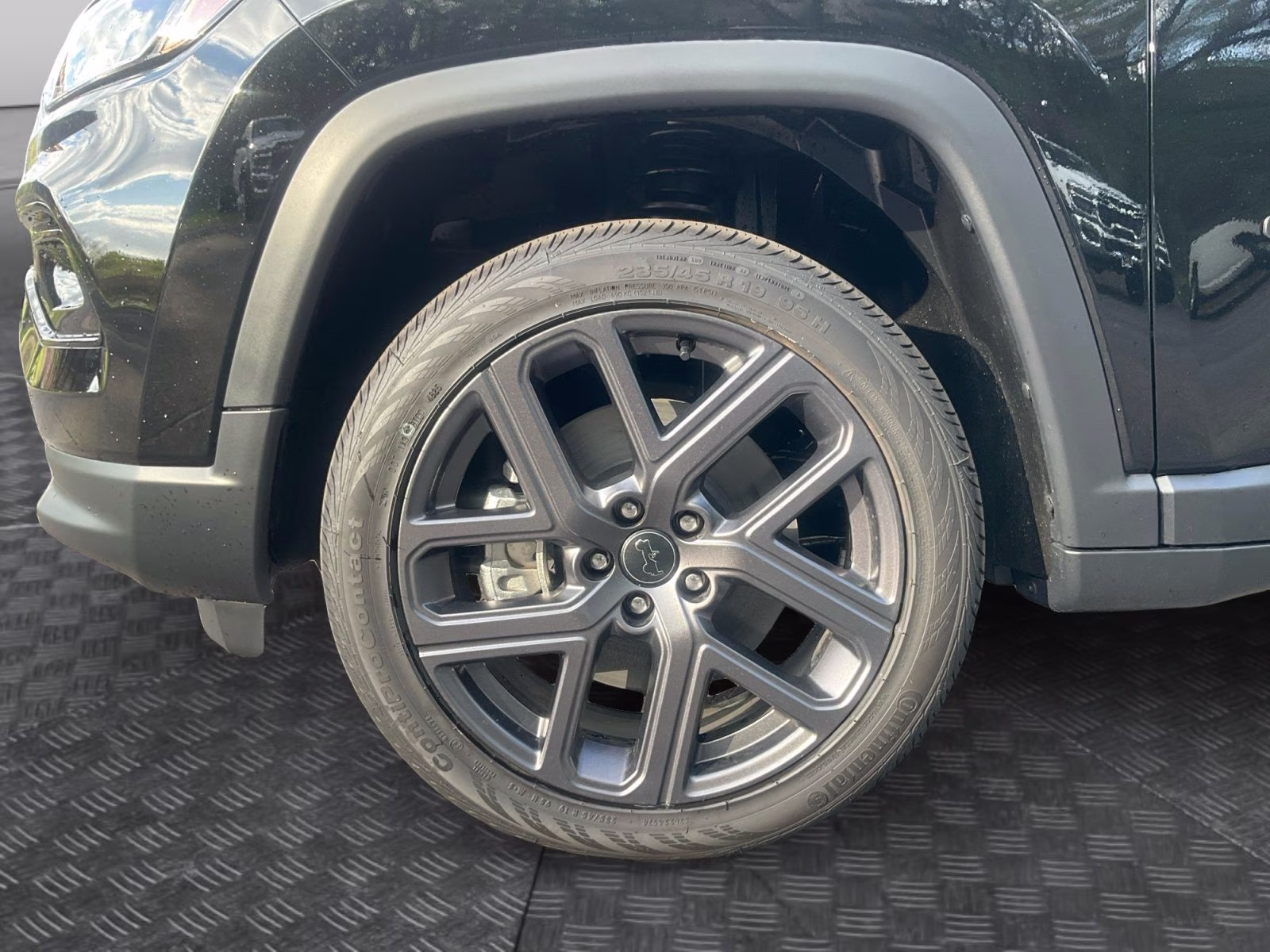 2026 Diamond Black Crystal Pearlcoat Jeep Compass Limited 4X4 SUV