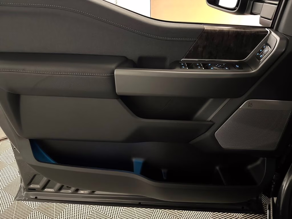 2026 Carbonized Gray Metallic Ford Super Duty F-250 SRW Lariat 4X4 Truck