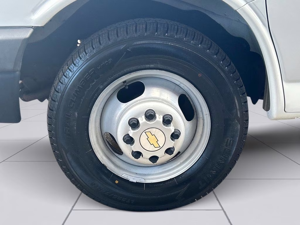 2016 Summit White Chevrolet Express 3500 Work Van RWD Truck