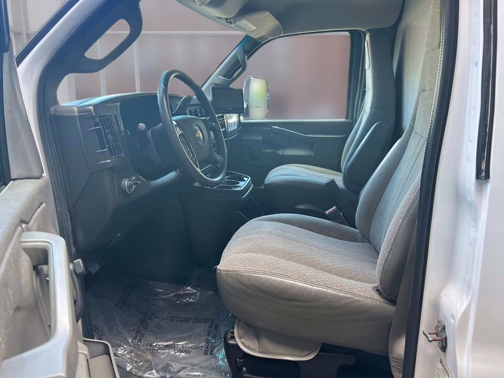 2016 Summit White Chevrolet Express 3500 Work Van RWD Truck