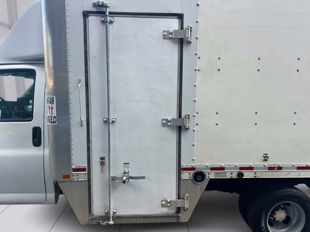 2016 Summit White Chevrolet Express 3500 Work Van RWD Truck