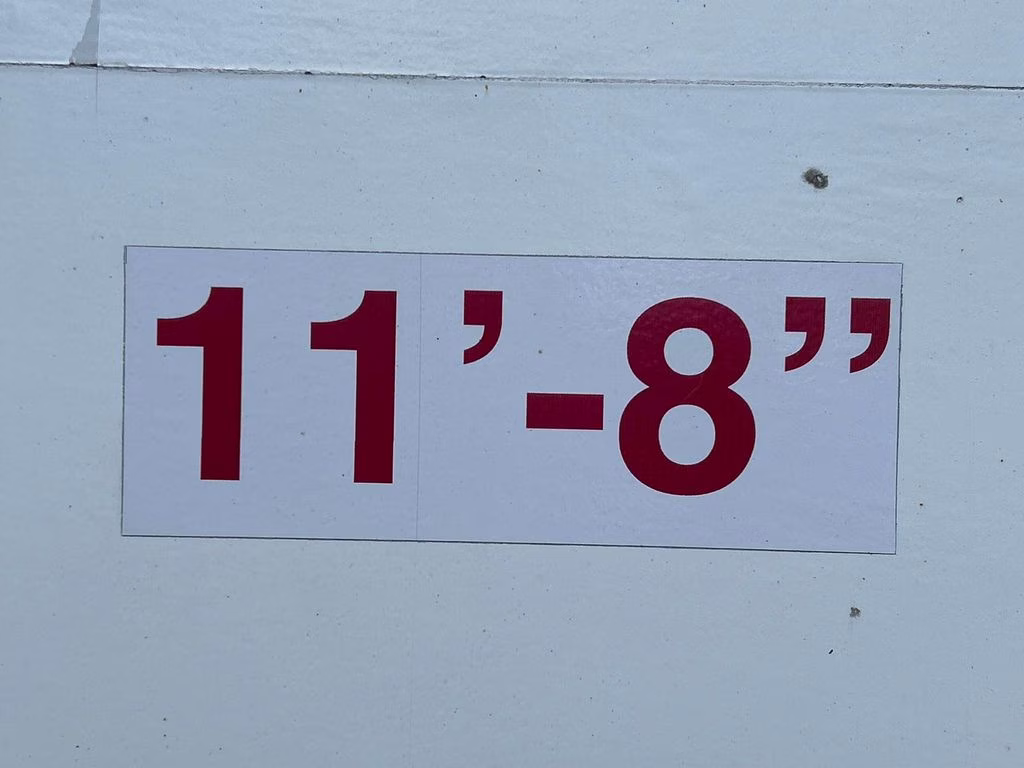 2016 Summit White Chevrolet Express 3500 Work Van RWD Truck