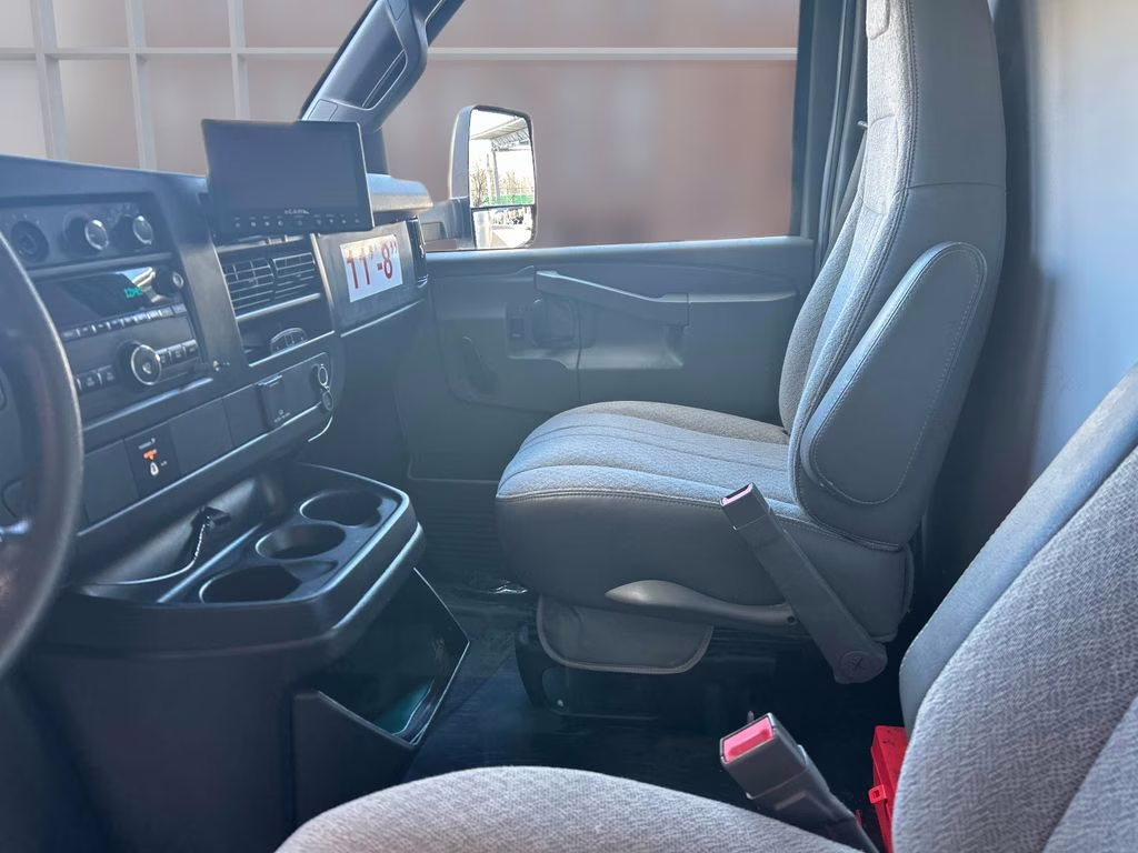 2016 Summit White Chevrolet Express 3500 Work Van RWD Truck