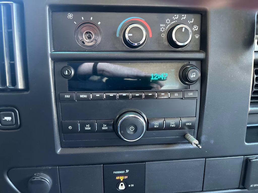 2016 Summit White Chevrolet Express 3500 Work Van RWD Truck