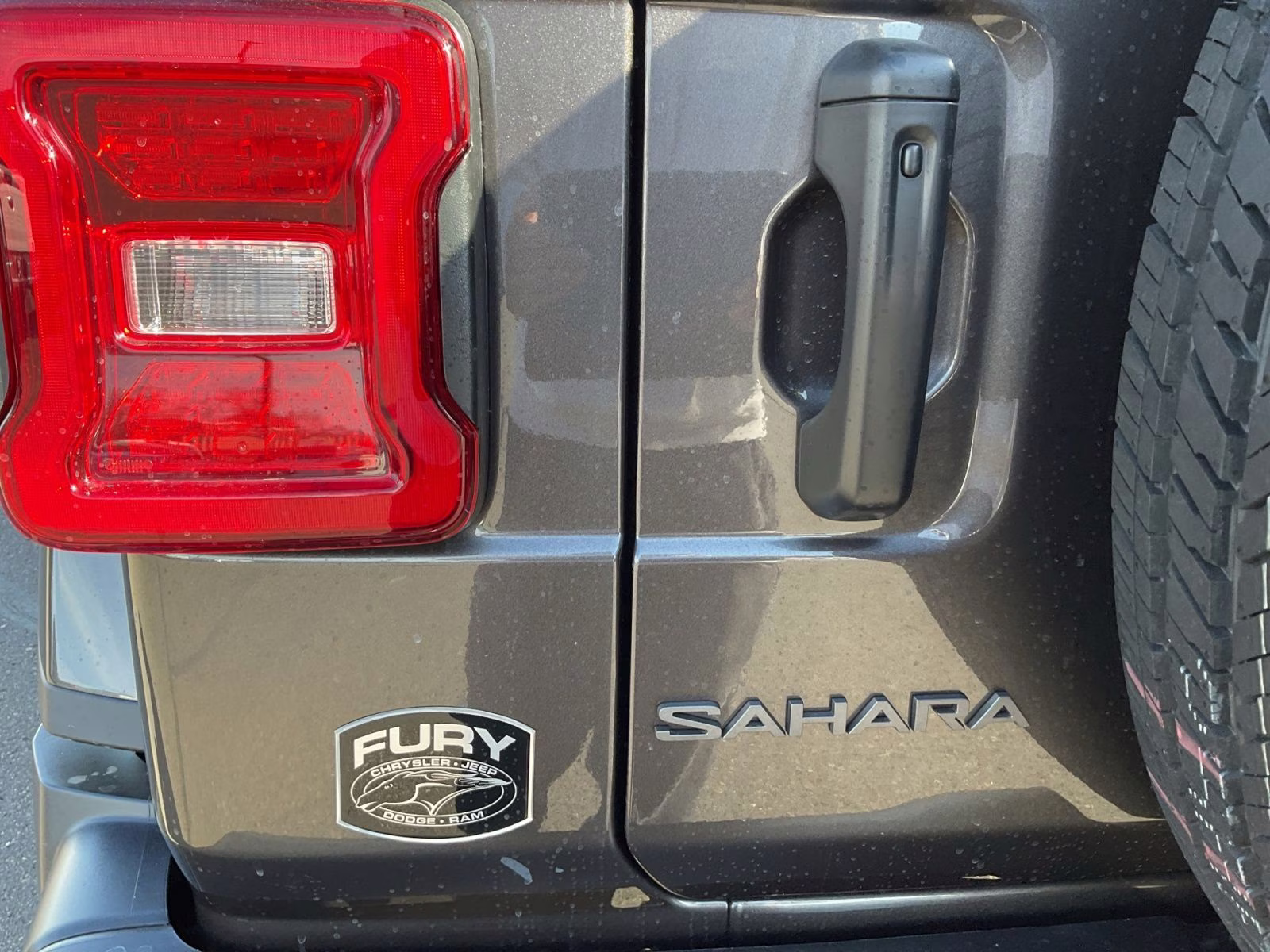 2026 Granite Crystal Metallic Clearcoat Jeep Wrangler Sahara 4X4 SUV