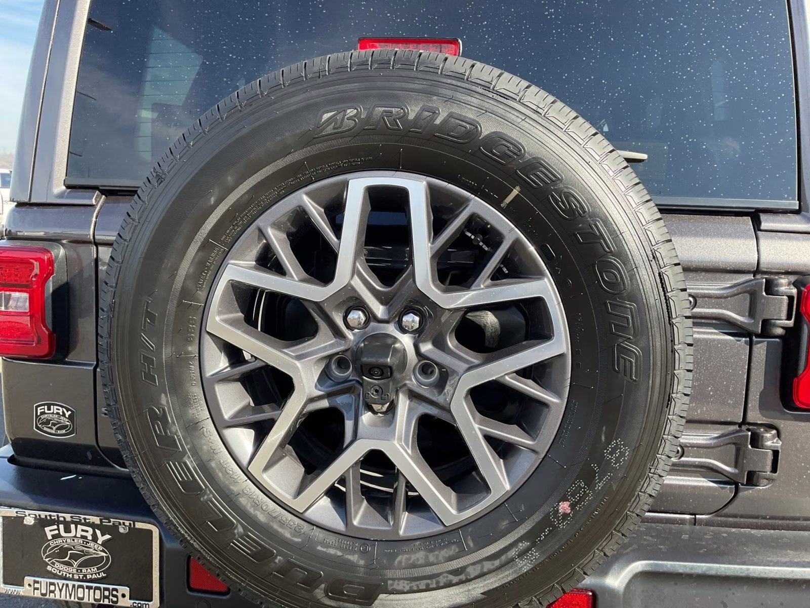 2026 Granite Crystal Metallic Clearcoat Jeep Wrangler Sahara 4X4 SUV