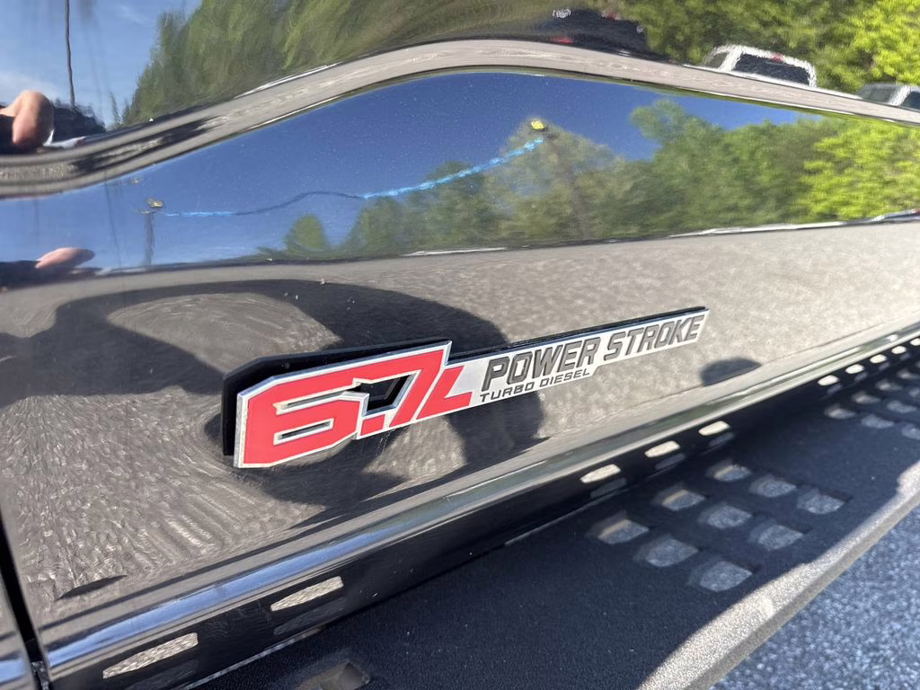 2024 Agate Black Metallic Ford Super Duty F-250 SRW Lariat 4X4 Truck