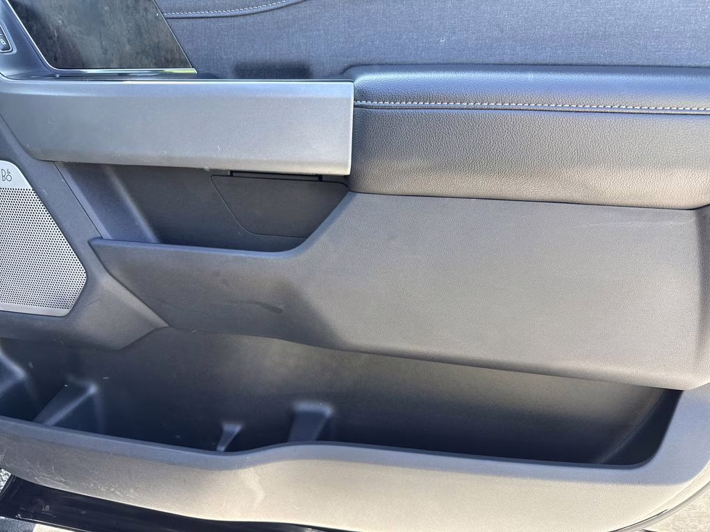 2024 Agate Black Metallic Ford Super Duty F-250 SRW Lariat 4X4 Truck