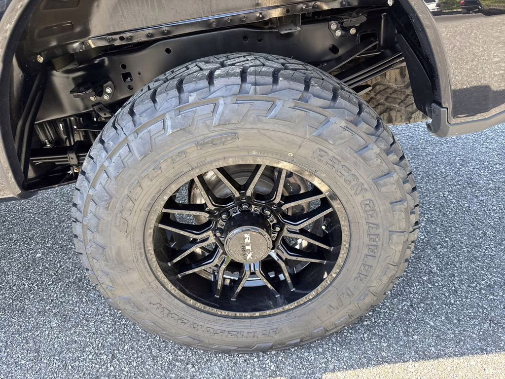 2024 Agate Black Metallic Ford Super Duty F-250 SRW Lariat 4X4 Truck