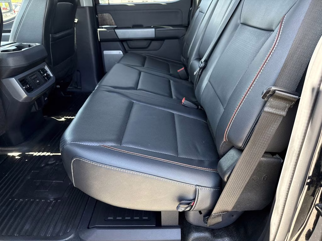 2024 Agate Black Metallic Ford Super Duty F-250 SRW Lariat 4X4 Truck