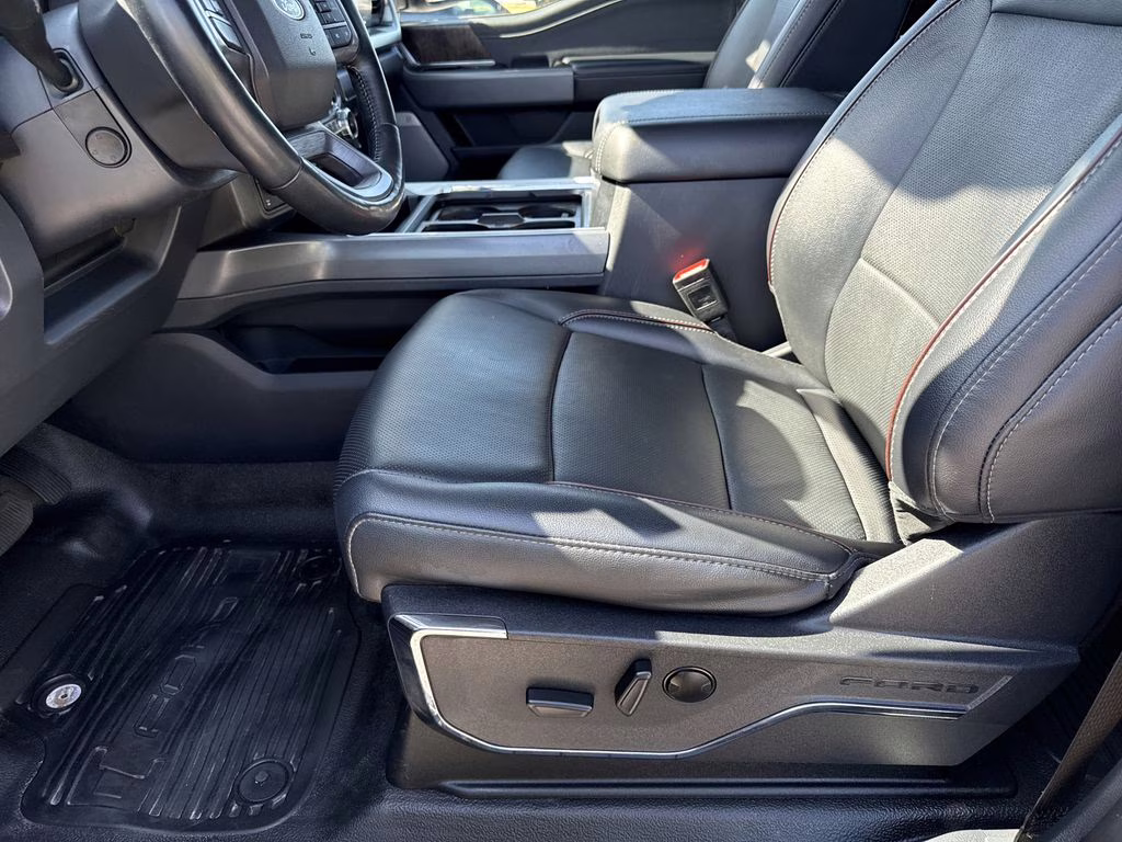 2024 Agate Black Metallic Ford Super Duty F-250 SRW Lariat 4X4 Truck