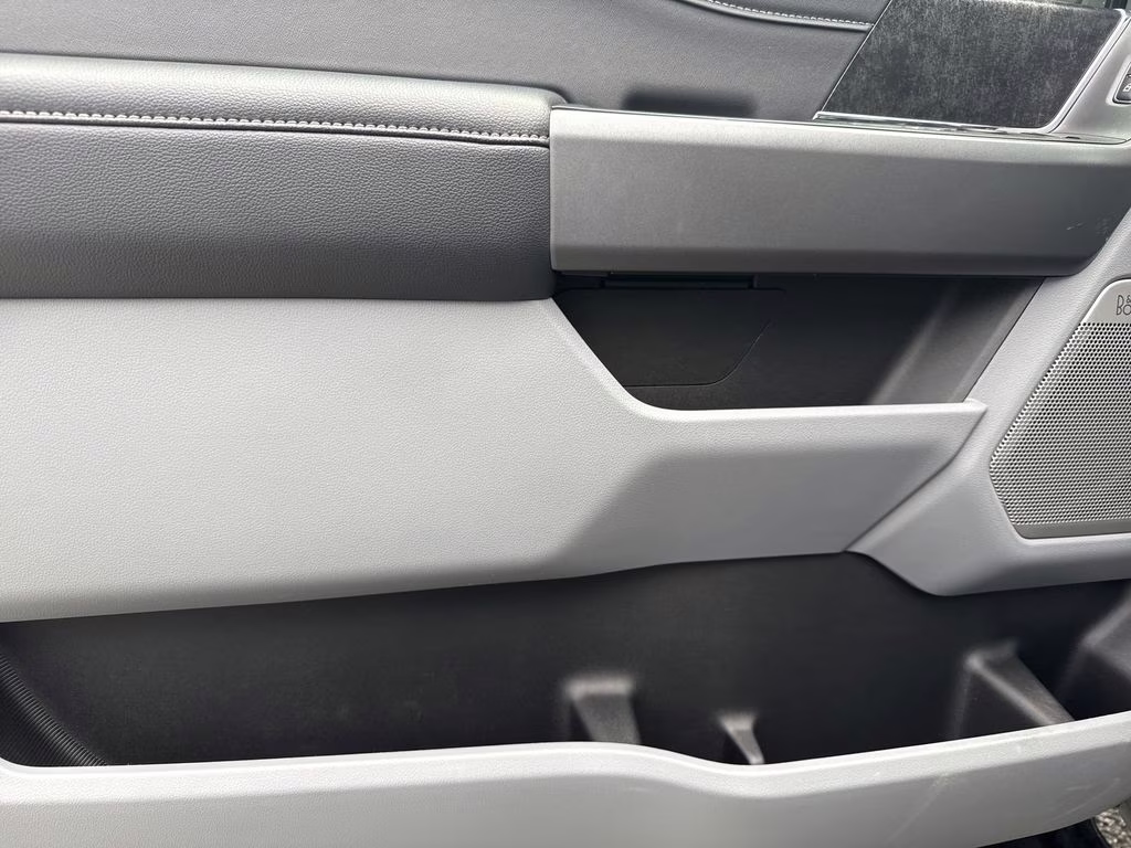 2025 Black Metallic Ford Super Duty F-250 SRW XLT 4X4 Truck