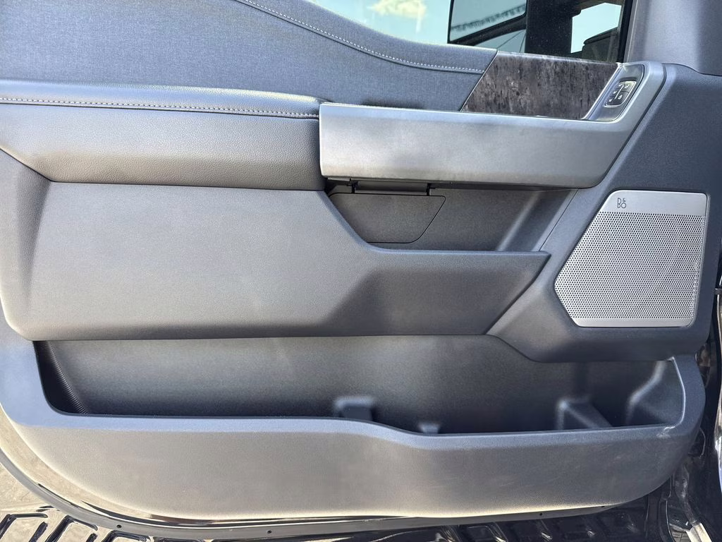 2024 Black Metallic Ford Super Duty F-350 SRW Lariat 4X4 Truck