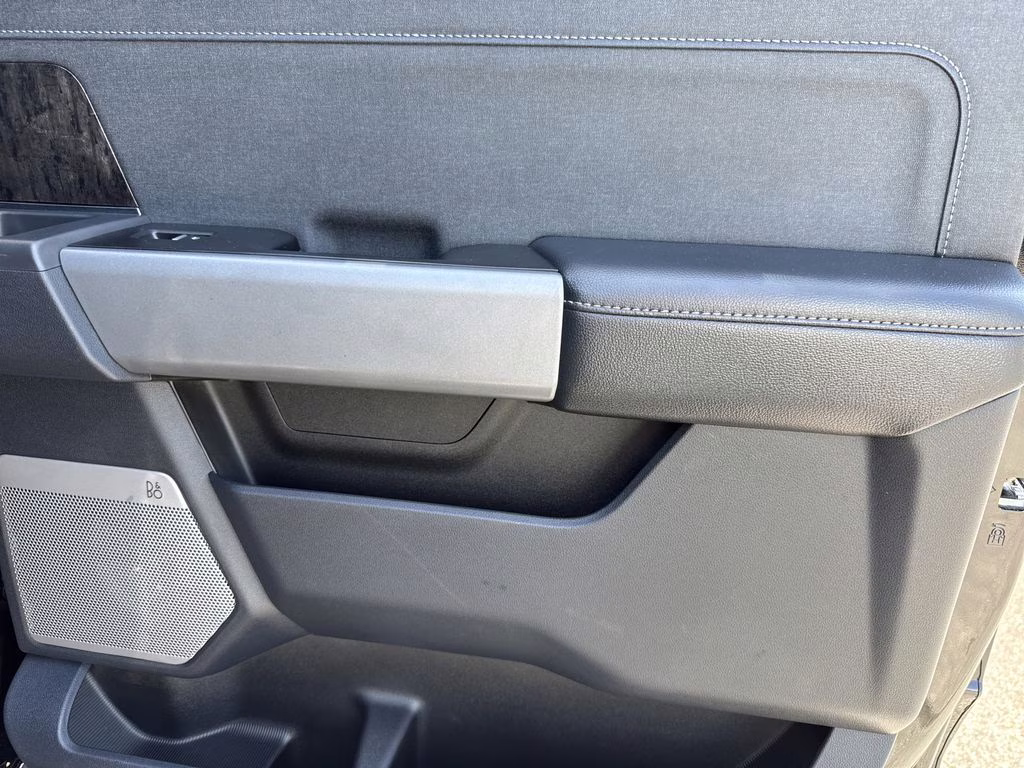 2024 Black Metallic Ford Super Duty F-350 SRW Lariat 4X4 Truck