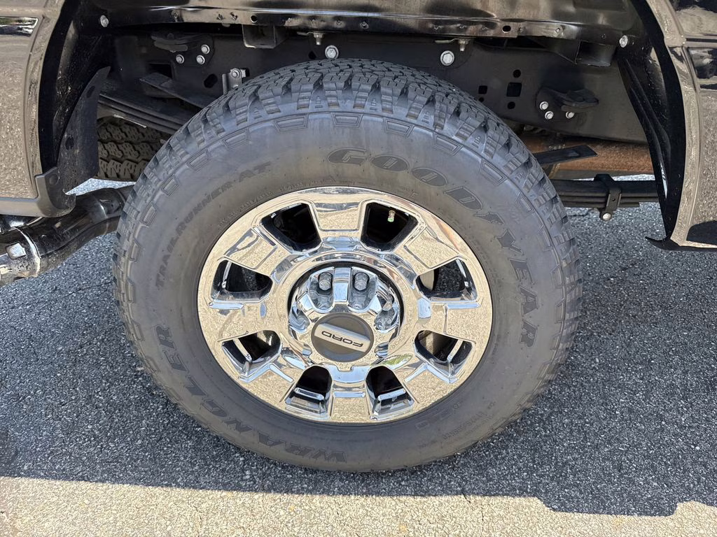 2024 Black Metallic Ford Super Duty F-350 SRW Lariat 4X4 Truck