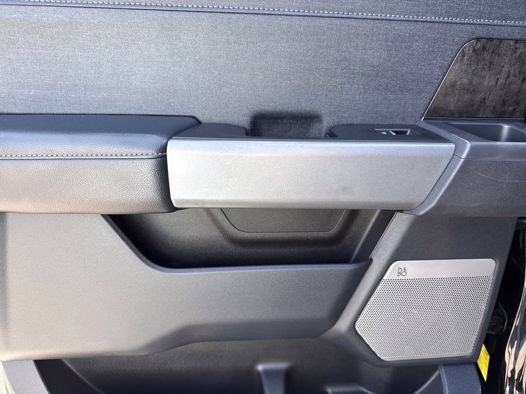 2024 Black Metallic Ford Super Duty F-350 SRW Lariat 4X4 Truck