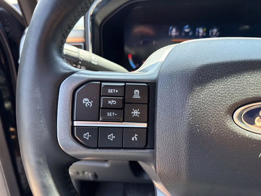 2024 Black Metallic Ford Super Duty F-350 SRW Lariat 4X4 Truck