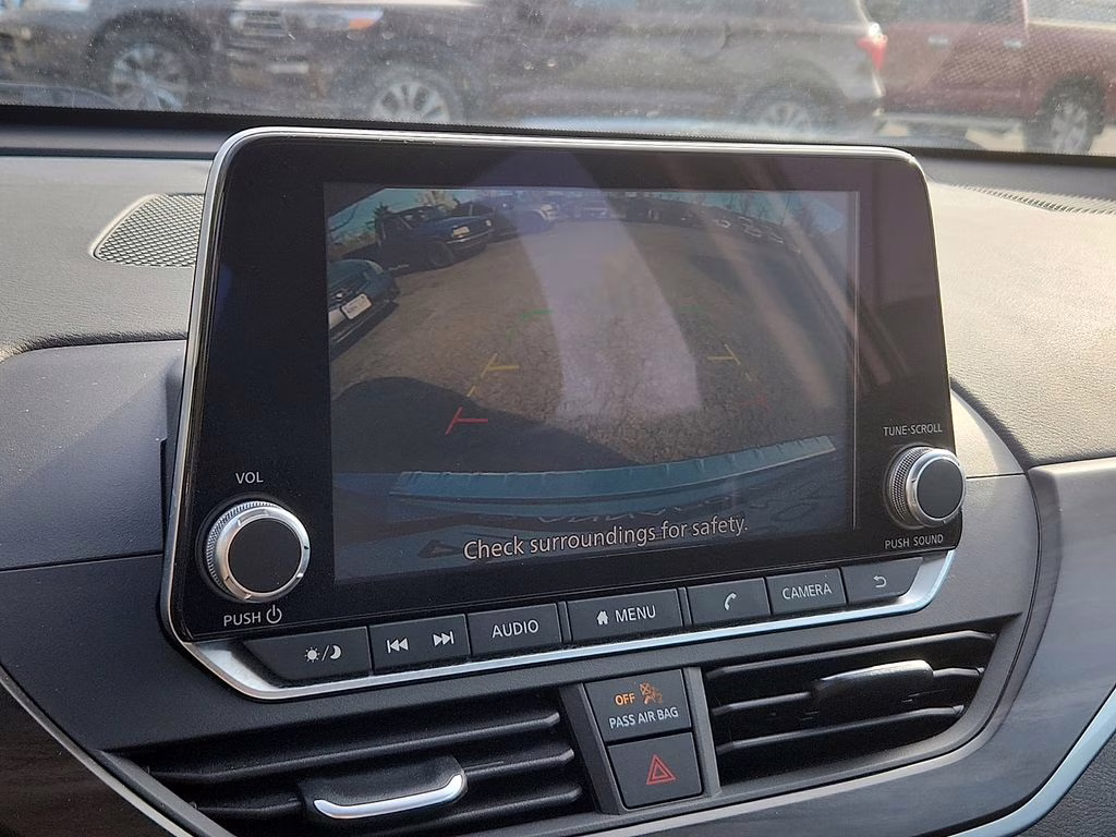 2023 Brilliant Silver Metallic Nissan Altima 2.5 SV FWD Sedan