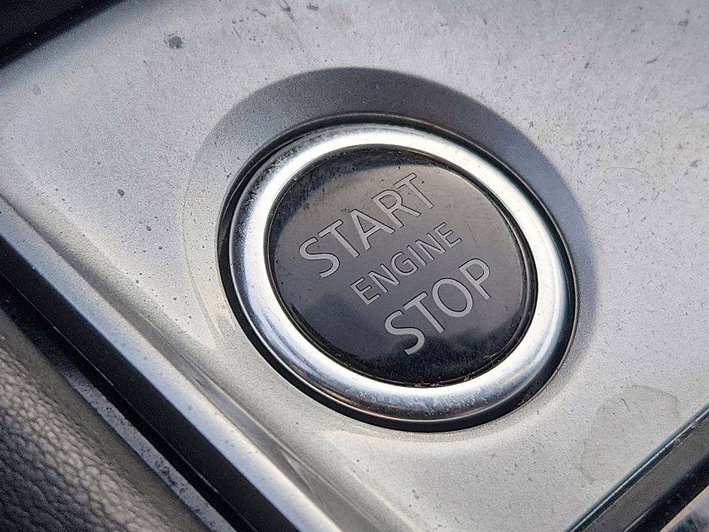 2023 Brilliant Silver Metallic Nissan Altima 2.5 SV FWD Sedan