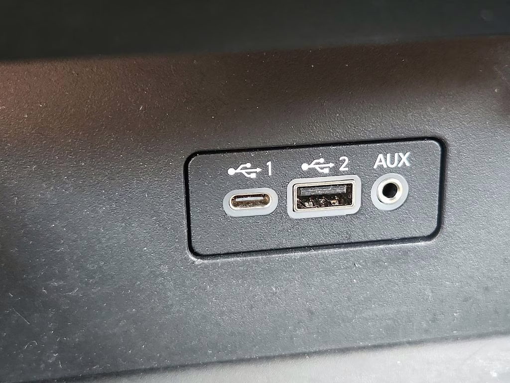 2023 Brilliant Silver Metallic Nissan Altima 2.5 SV FWD Sedan