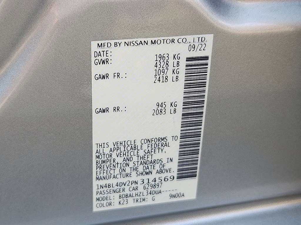 2023 Brilliant Silver Metallic Nissan Altima 2.5 SV FWD Sedan