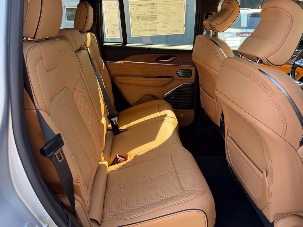 2026 Silver Zynith Jeep Grand Cherokee Summit 4X4 SUV