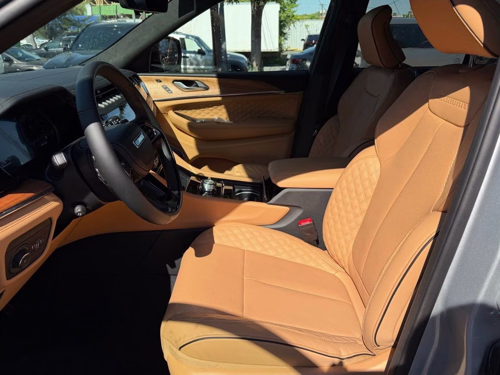 2026 Silver Zynith Jeep Grand Cherokee Summit 4X4 SUV