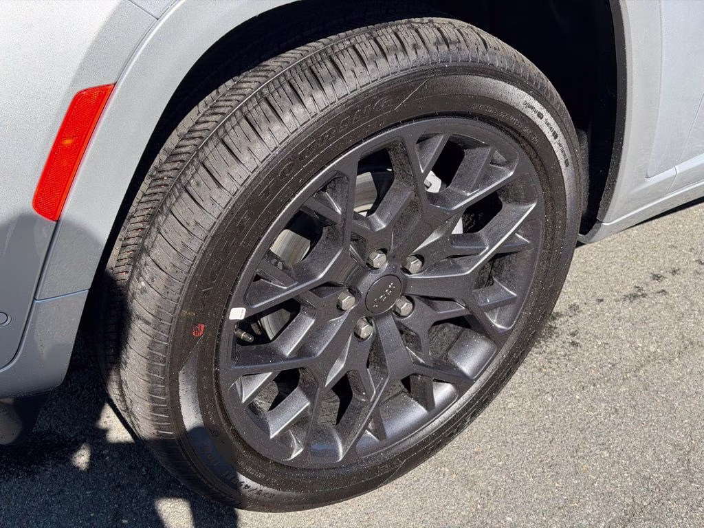2026 Silver Zynith Jeep Grand Cherokee Summit 4X4 SUV