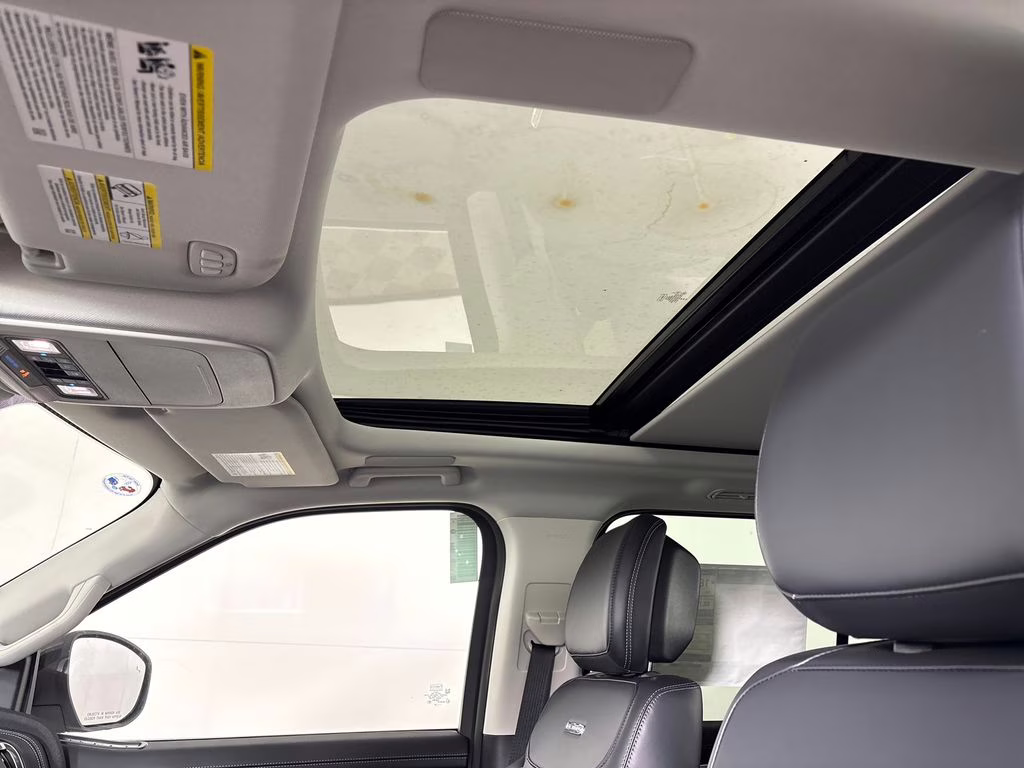 2026 Star White Metallic Tri-Coat Ford Expedition Platinum 4X4 SUV