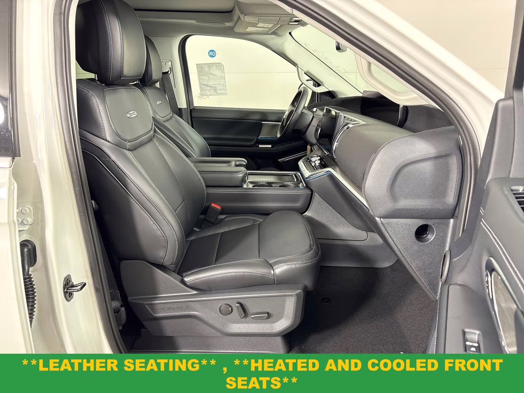 2026 Star White Metallic Tri-Coat Ford Expedition Platinum 4X4 SUV