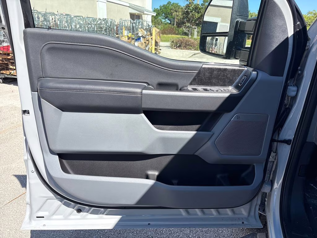 2026 Avalanche Ford Super Duty F-250 SRW XLT 4X4 Truck