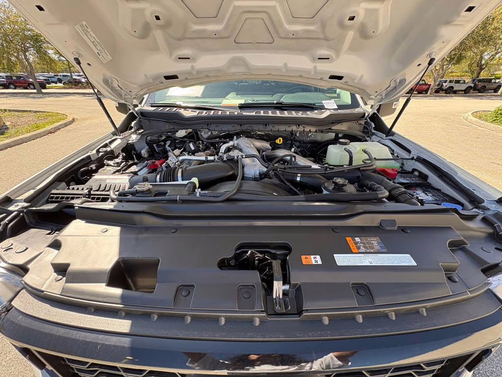 2026 Avalanche Ford Super Duty F-250 SRW XLT 4X4 Truck