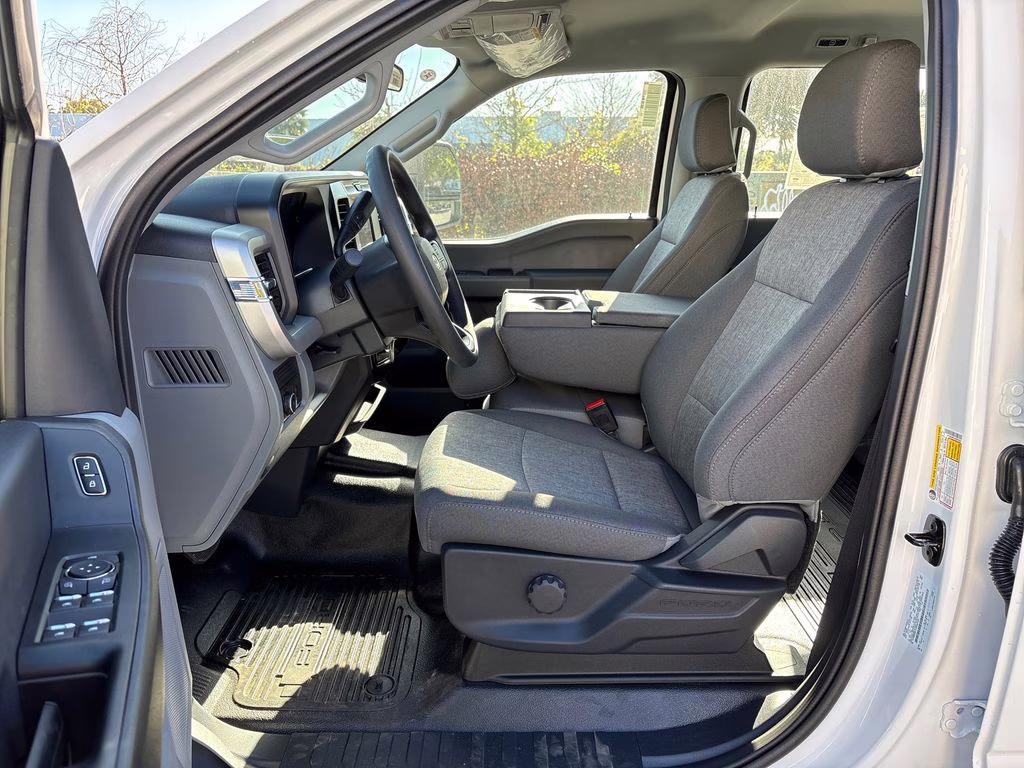 2026 Oxford White Ford Super Duty F-350 SRW XL 4X4 Truck