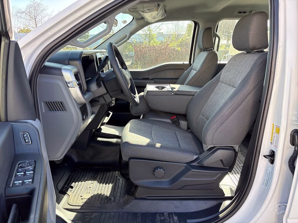 2026 Oxford White Ford Super Duty F-350 SRW XL 4X4 Truck