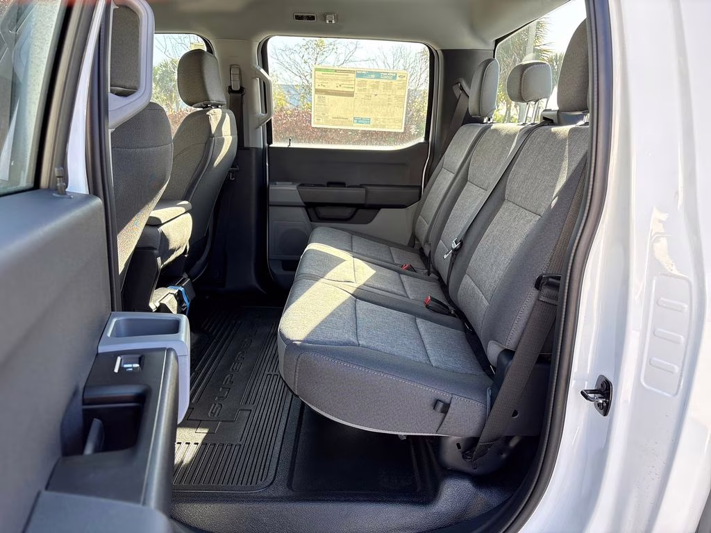 2026 Oxford White Ford Super Duty F-350 SRW XL 4X4 Truck