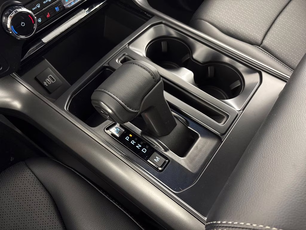 2026 Avalanche Ford F-150 Lariat 4X4 Truck