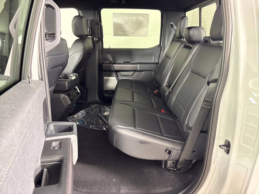 2026 Avalanche Ford F-150 Lariat 4X4 Truck