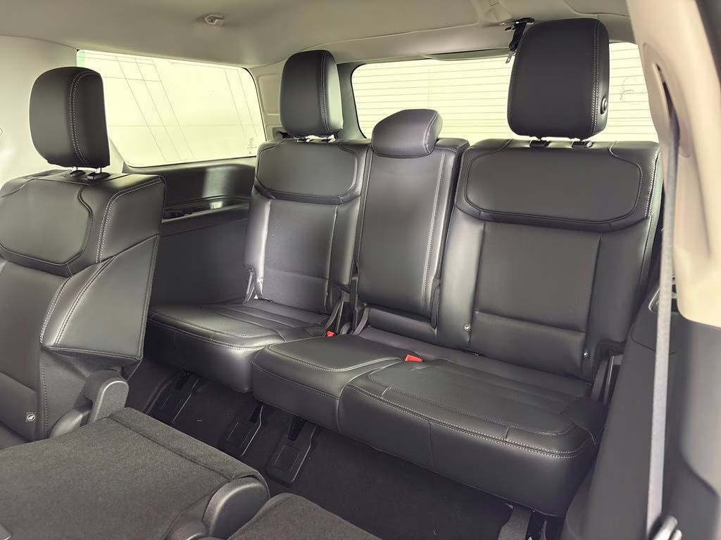 2026 Star White Metallic Tri-Coat Ford Expedition Platinum 4X4 SUV