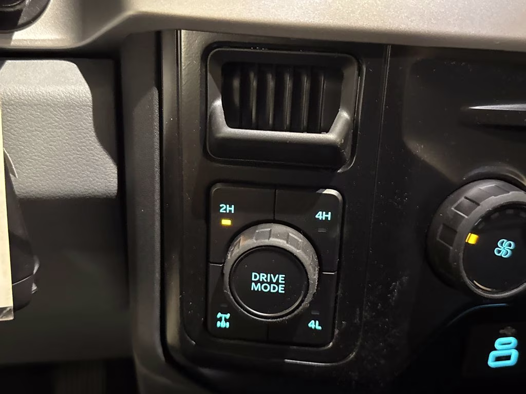 2026 Agate Black Metallic Ford Super Duty F-250 SRW STX 4X4 Truck