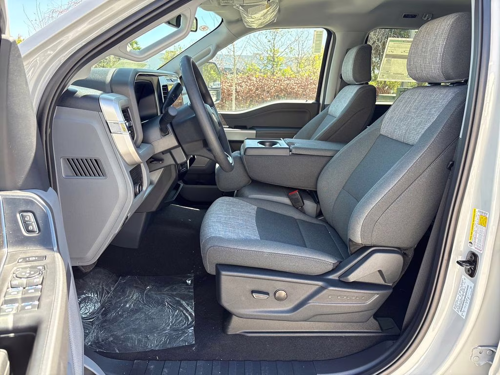 2026 Avalanche Ford Super Duty F-250 SRW XLT 4X4 Truck