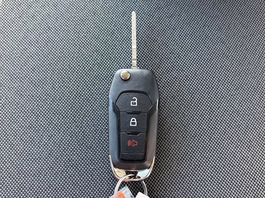 2026 Oxford White Ford Super Duty F-350 SRW XL 4X4 Truck