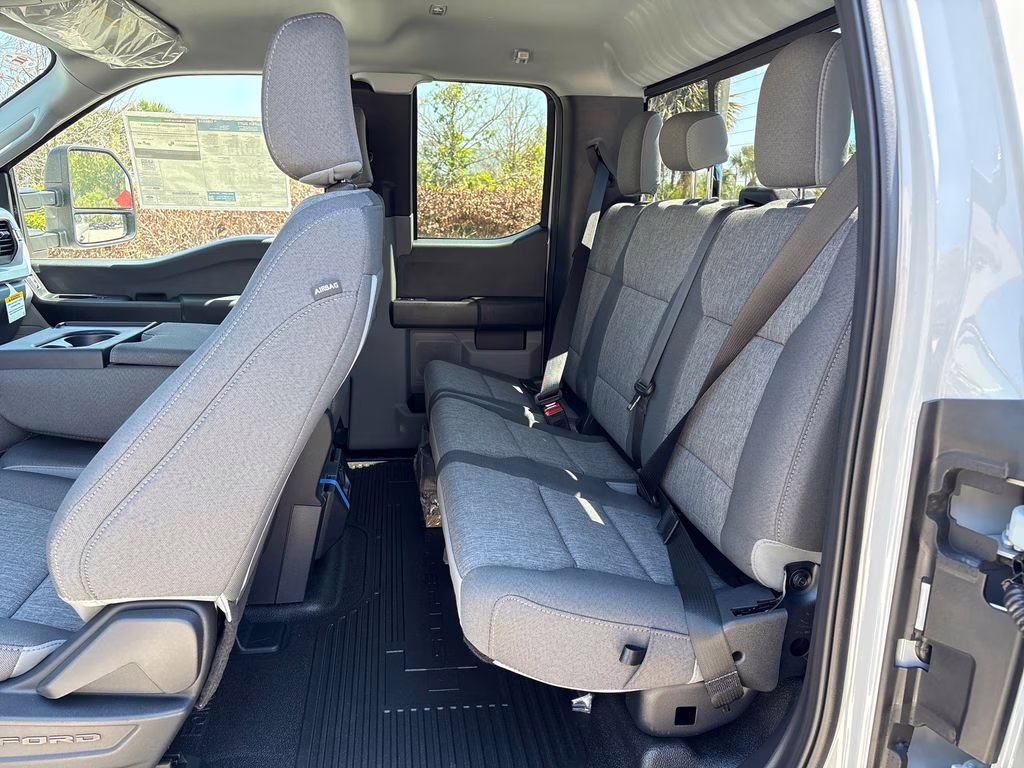 2026 Avalanche Ford Super Duty F-350 SRW XL 4X4 Truck